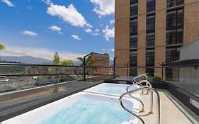 Metropolitan Living Medellín by HOUSY